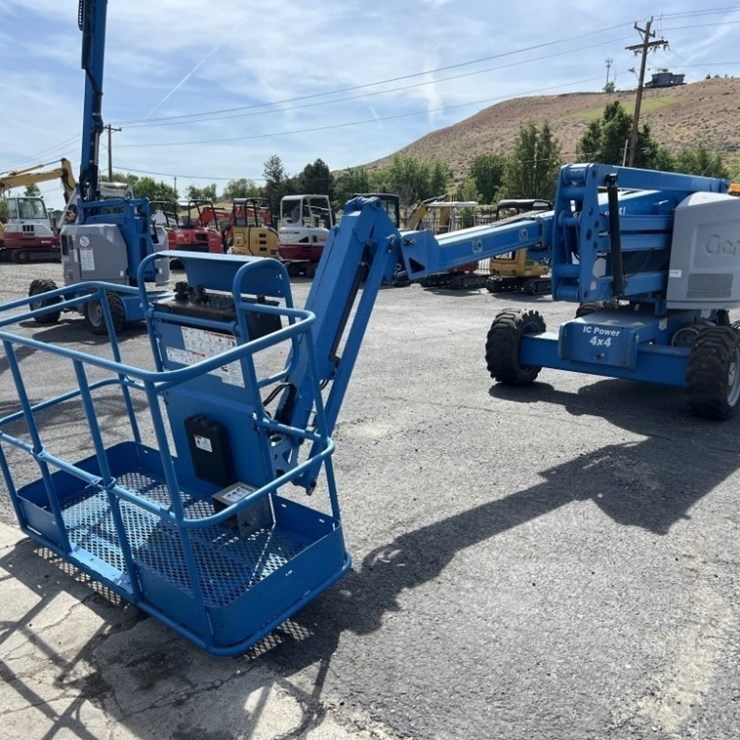 2013 GENIE Z45/25J