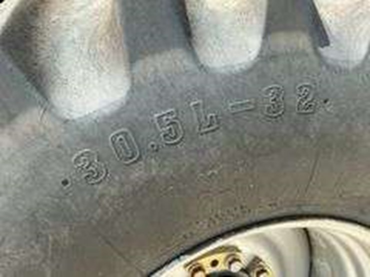 2012-case-ih-6130-image-41