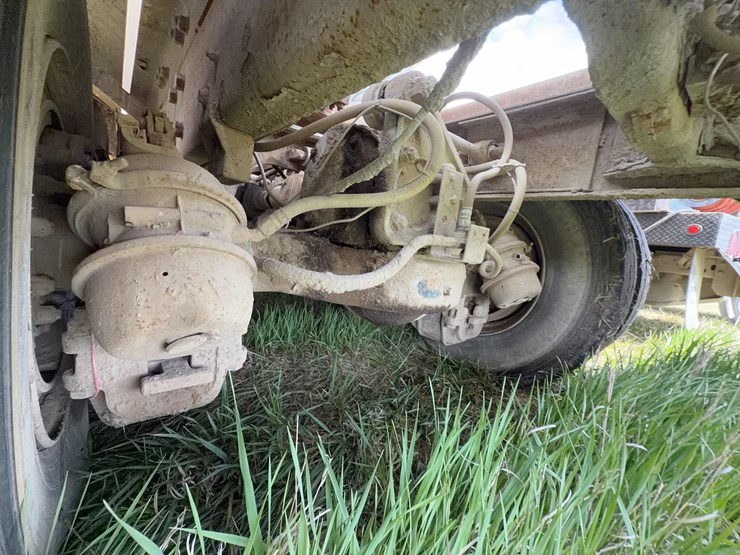 2001-mack-rd690s-image-26