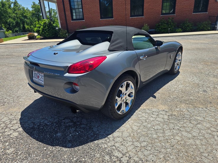 #24025-•-2007-pontiac-solstice-gxp-convertible-image-14