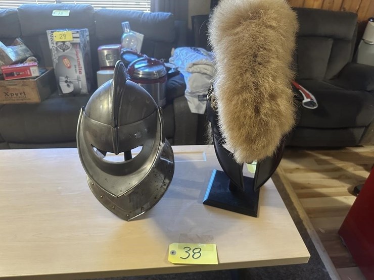antique-helmets-image-1