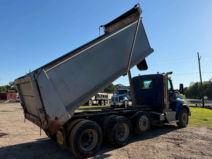 2016-kenworth-t880-image-3