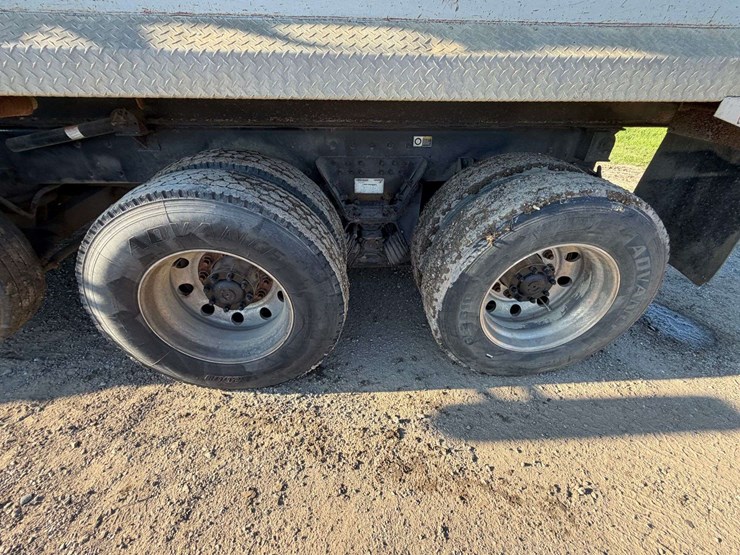 2016-kenworth-t880-image-41