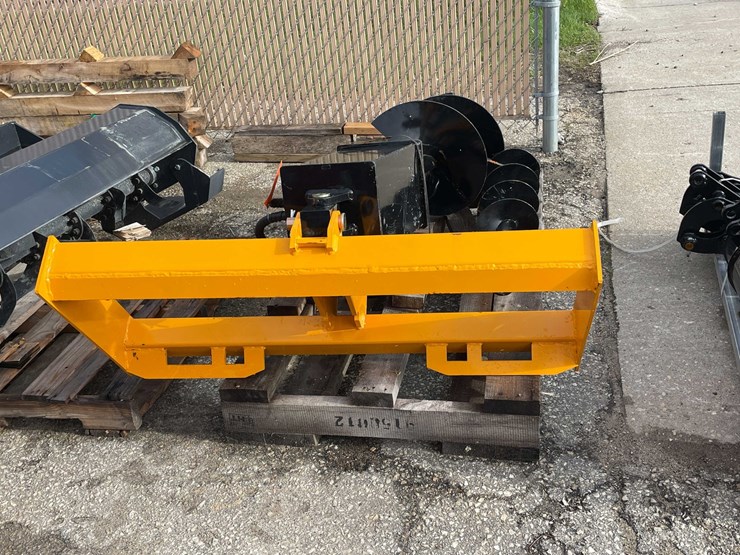 #9033-•-unused-gayi-skid-steer-post-hole-auger-with-(3)-bits-(o12)-image-2