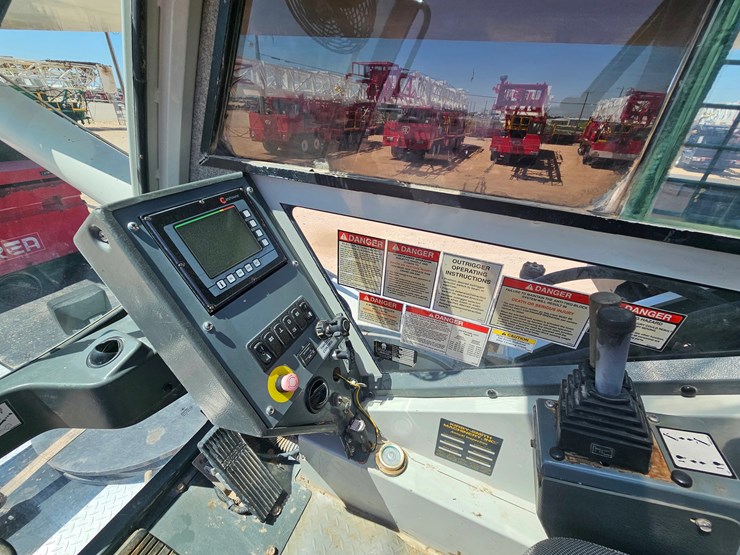 2013-peterbilt-367-image-14