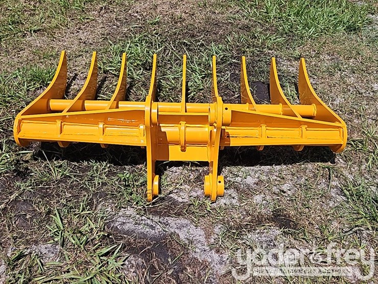 2026-caterpillar-305-image-4