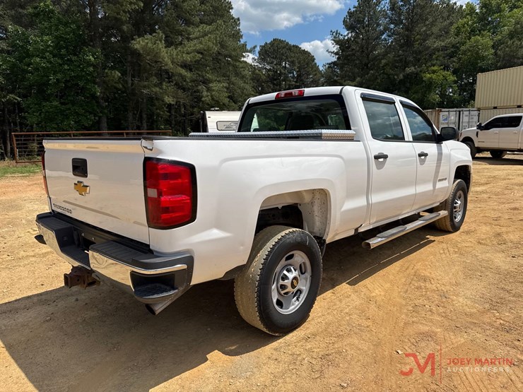 2016-chevrolet-silverado-2500-image-2