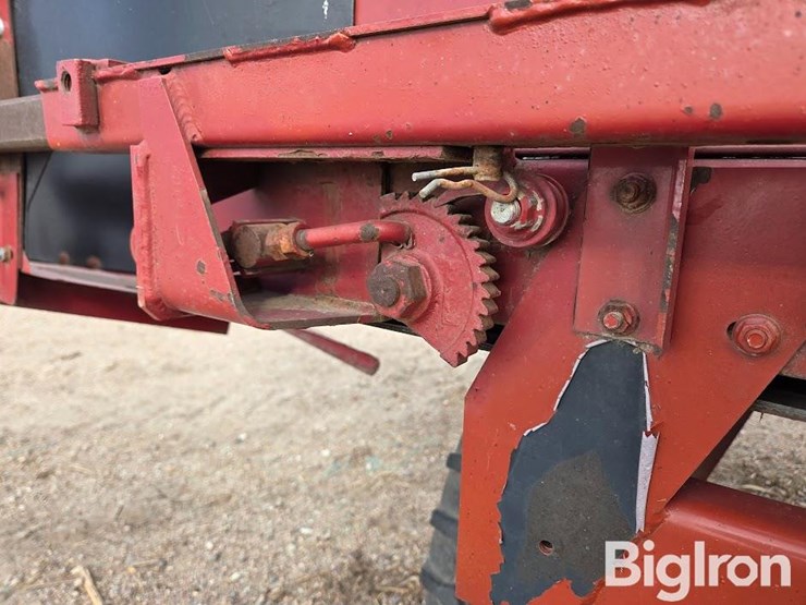 new-holland-166-image-19