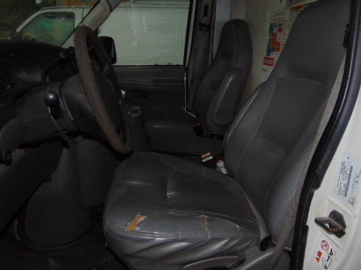 2005-ford-e350-image-6