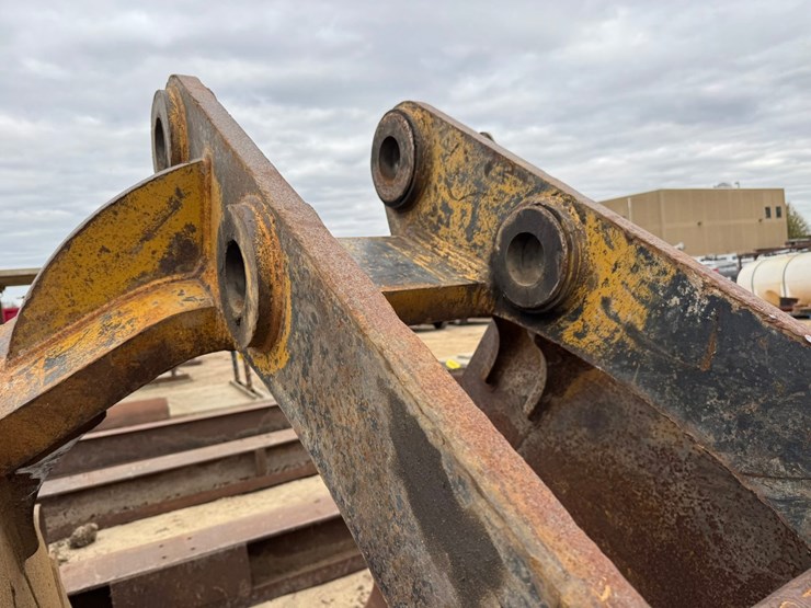 #3954-•-raveling-approx-46"-excavator-bucket-image-9