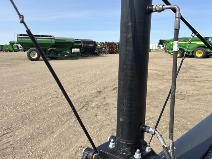 2020-john-deere-r4045-image-105