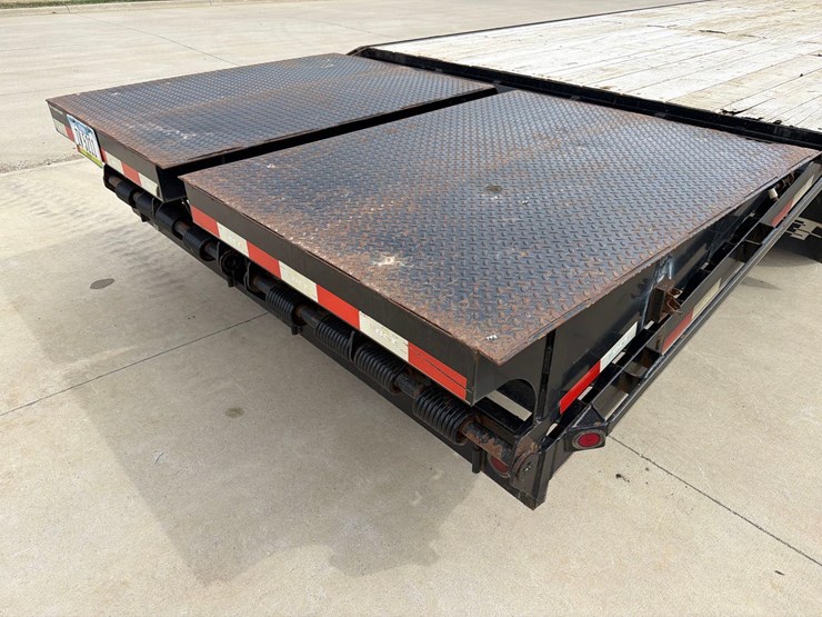 2018-dct-101”-x-32ft-gooseneck-flatbed-trailer-image-27