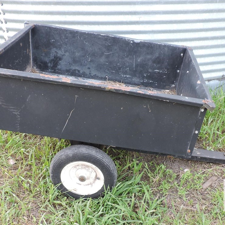 LAWN AND GARDEN DUMP TRAILER
