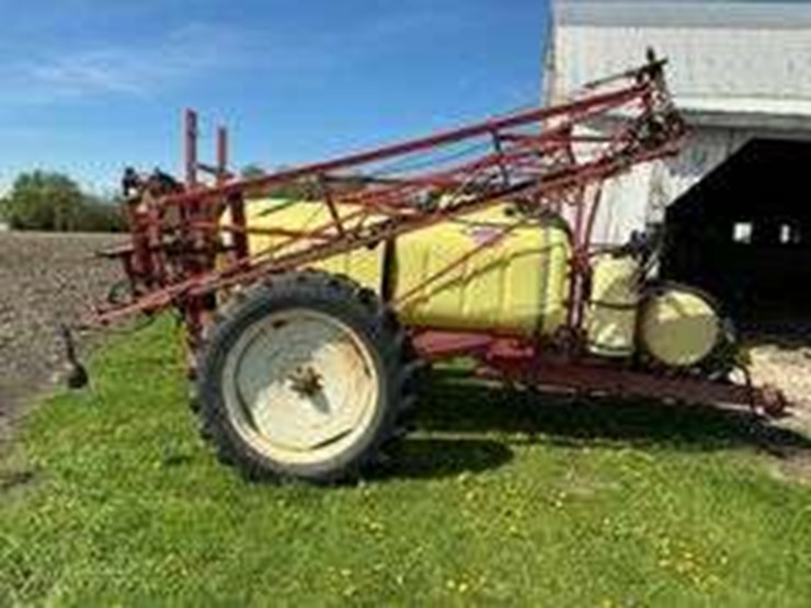 hardi-1000navigator-pull-type-sprayer,-1000-gal.-image-3