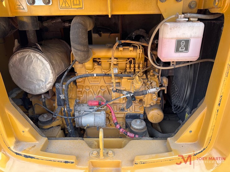 2021-caterpillar-305.5-image-18