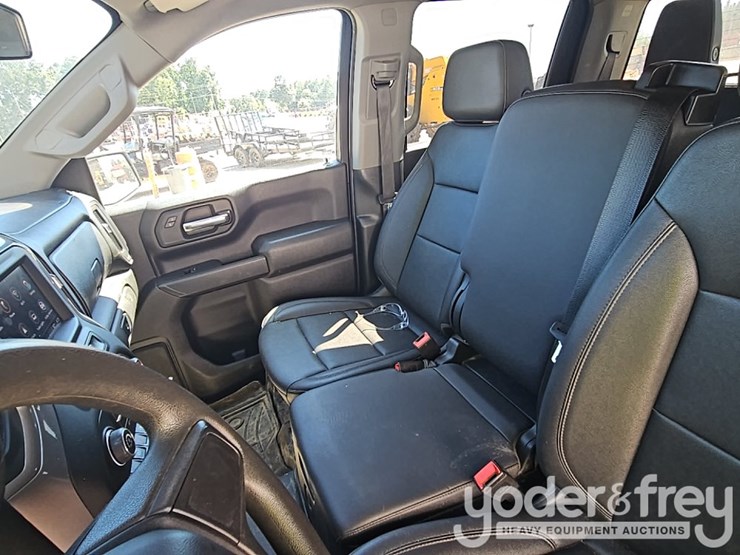 2022-chevrolet-1500-image-37