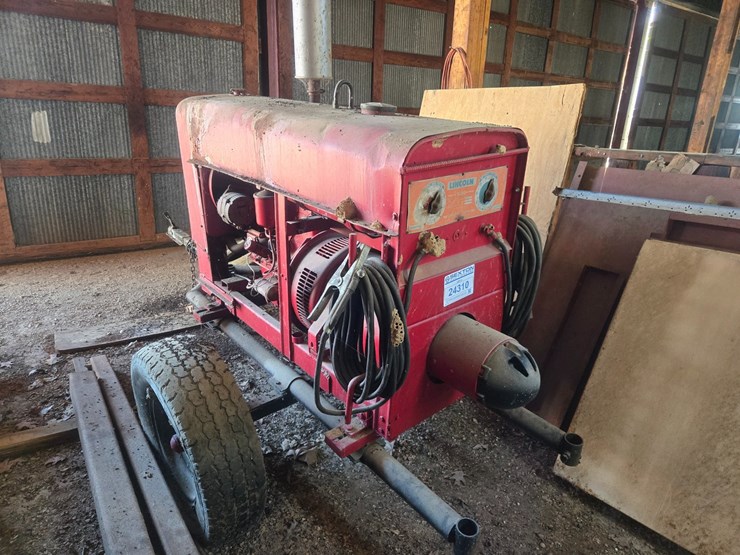 #24310-•-lincoln-sa-200-welder-image-1