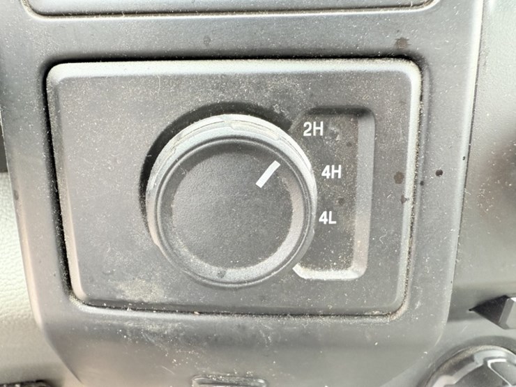 2018-ford-f150-xl-image-32