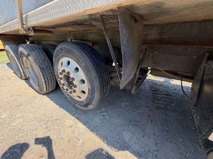 2016-kenworth-t880-image-33