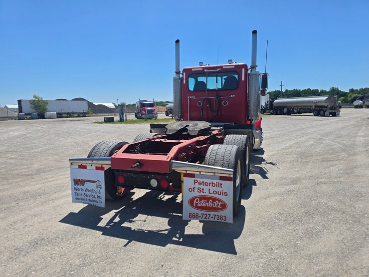 2007-peterbilt-379-image-18