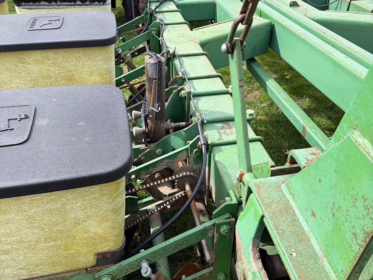 john-deere-7000-image-9