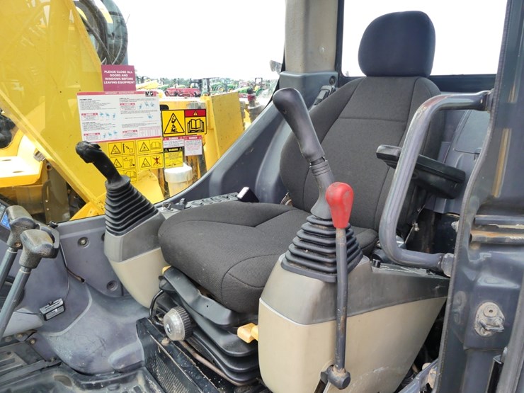 2012-komatsu-pc138-image-11