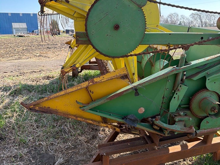 john-deere-13ft-bean-head-with-trailer-image-6