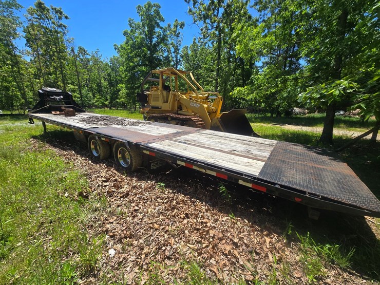 #24321-•-2009-p.j.-35'-flatbed-trailer-image-9