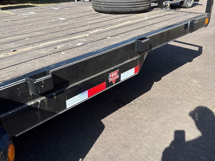 2019-pj-7ft-x-18ft-beaver-tail-bumper-hitch-trailer--1-owner-image-29
