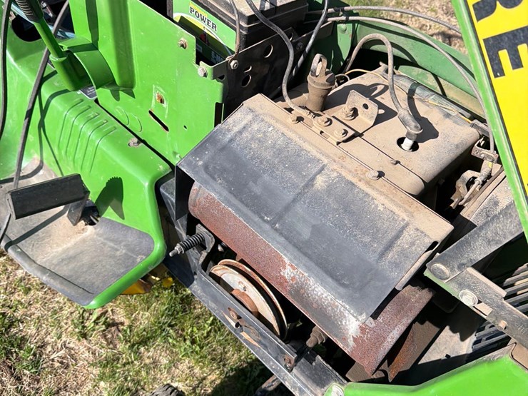 john-deere-212-image-6