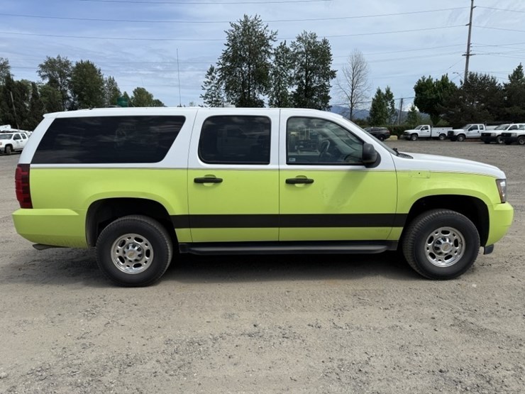 2007-chevrolet-suburban-2500-image-3