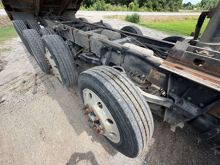 2016-kenworth-t880-image-21