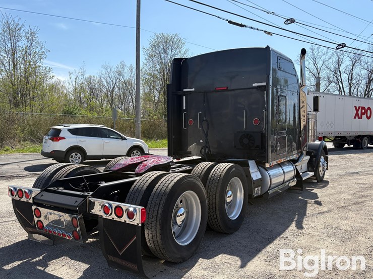 2007-kenworth-w900-image-5