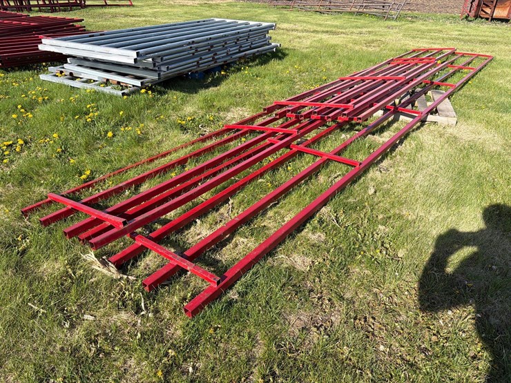 4-sections-of-4-bar-bunk-fencing-image-1