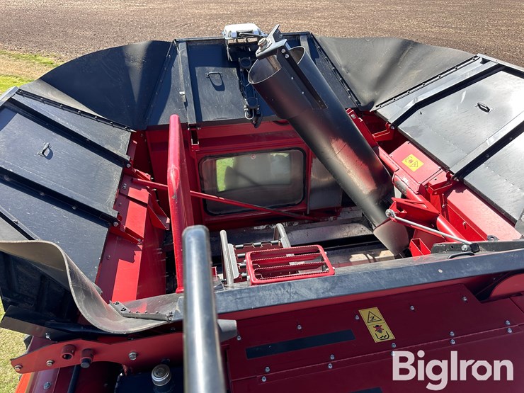 2019-case-ih-7150-image-18