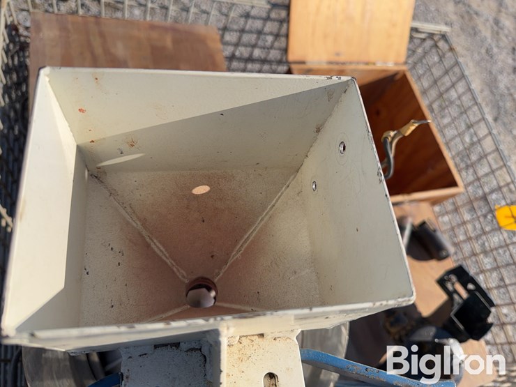 almaco-cts-mo-planter-seed-bowl-units-image-12
