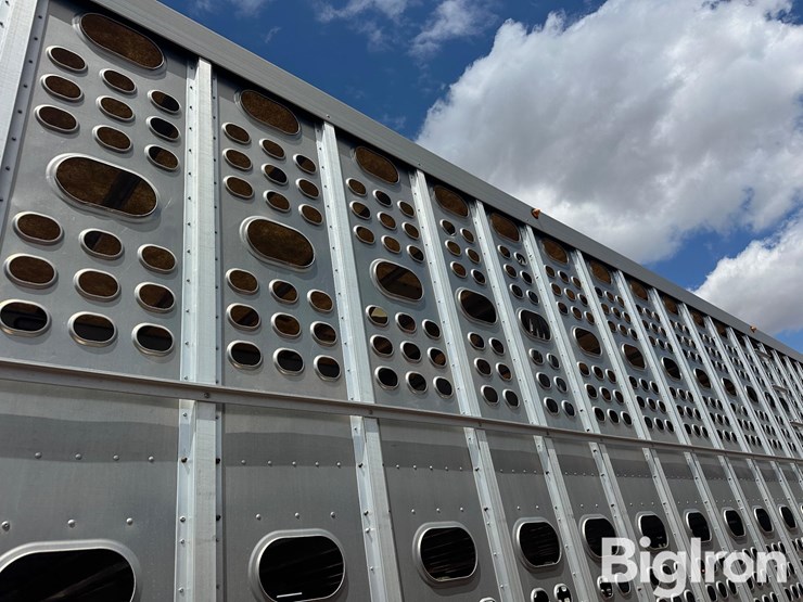 2012-eby-livestock-trailer-image-13