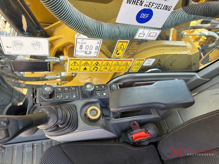 2022-caterpillar-336-image-29
