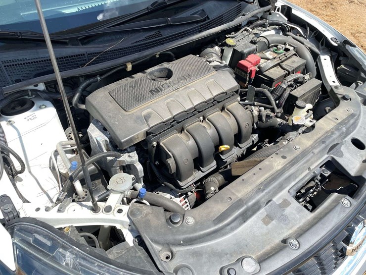 2017-nissan-sentra-4-door-sedan-(130,684-miles)-image-8