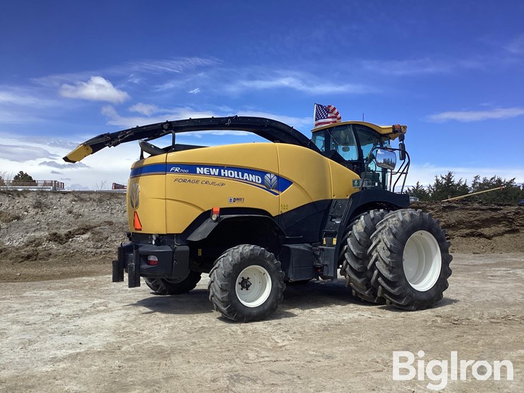 2015-new-holland-fr700-image-5