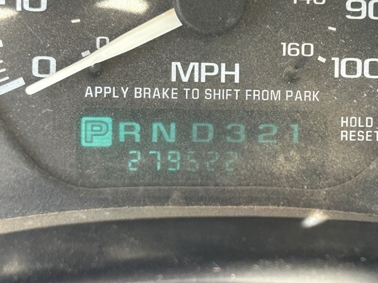 2002-chevrolet-silverado-3500-image-18