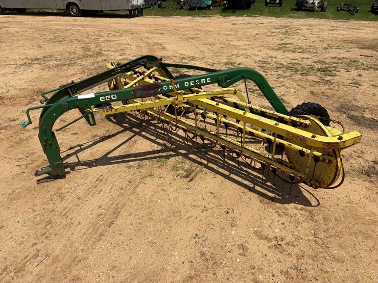 john-deere-660-image-1