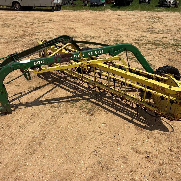 JOHN DEERE 660