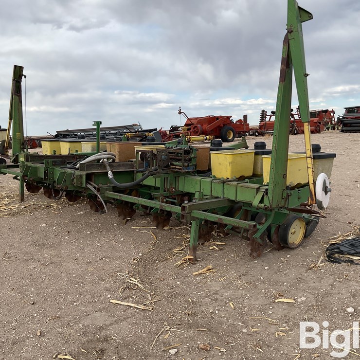 JOHN DEERE 7100