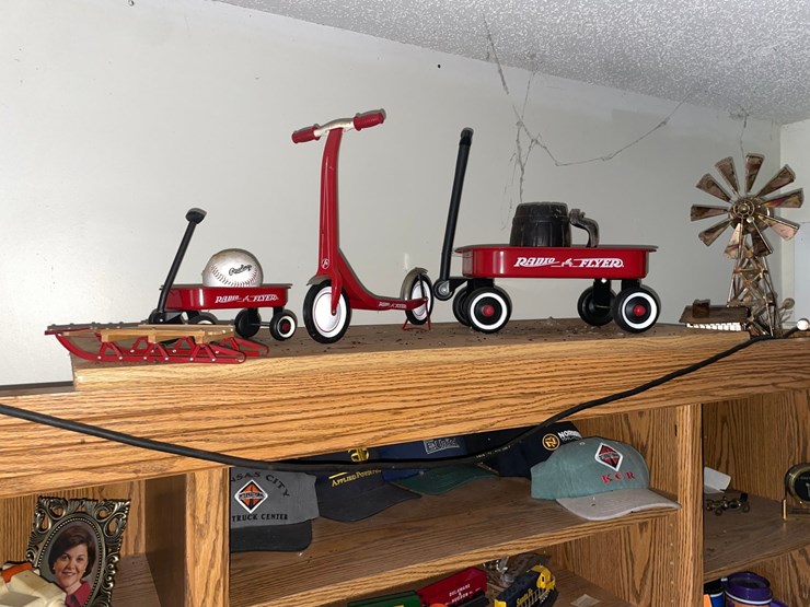 #7061-•-bookshelf-and-contents-image-2