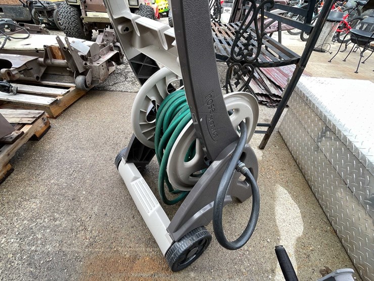 #9084-•-(2)-hose-reels-(o3)-image-4