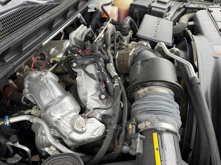 2024-chevrolet-3500-image-13