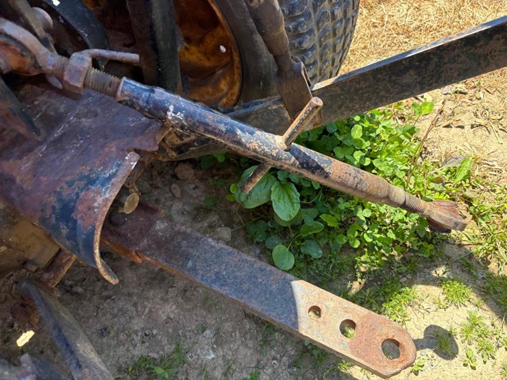 allis-chalmers-5015-2wd-tractor-image-12