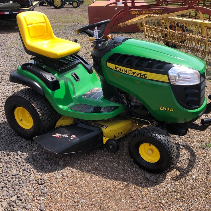 JOHN DEERE D130