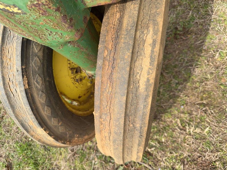 john-deere-b-image-10